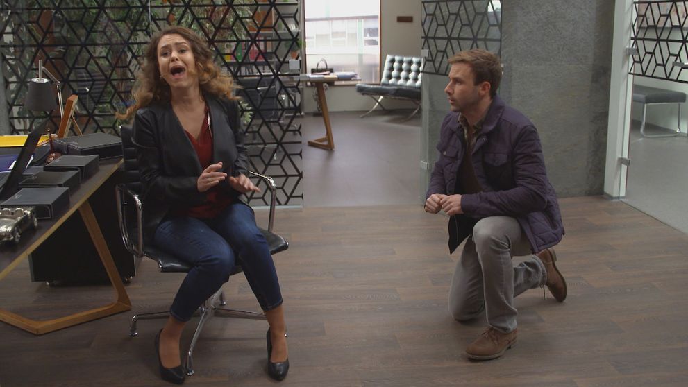 Tomáš pred Sisou predsa len pokľakol. Povedala rázne nie!