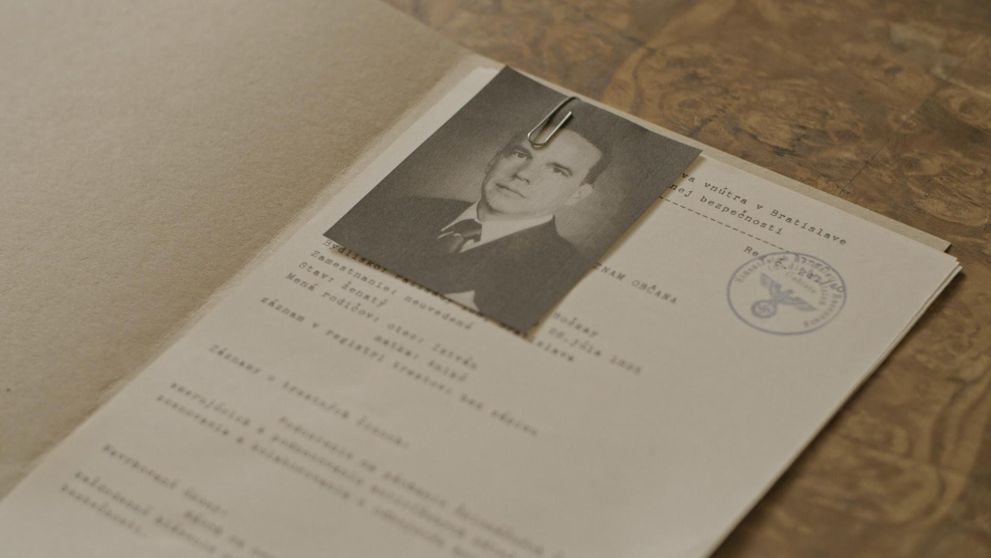 Detail, ktorý ste si vo Walterovej pracovni nevšimli: Z tohto všetkého je Imrich obvinený