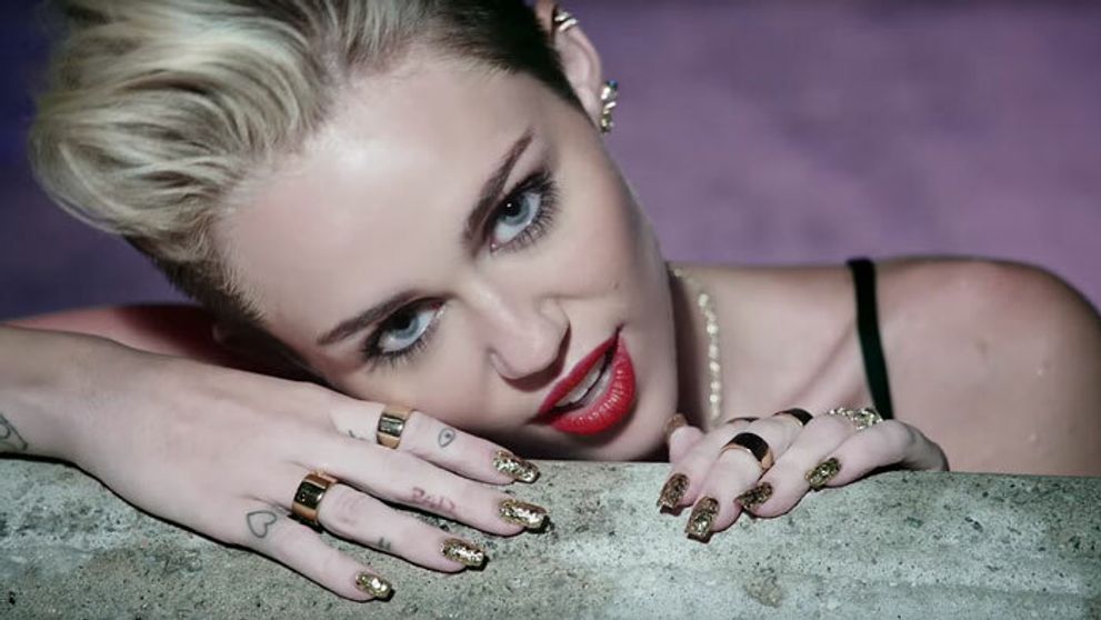 Miley si opäť nechala narásť vlasy! Foto ako dôkaz
