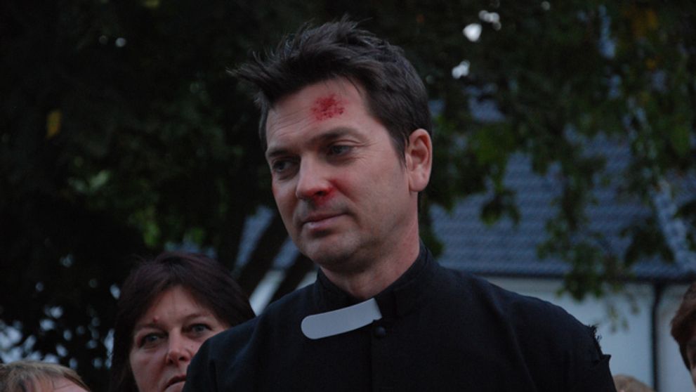 Kto takto zlynčoval nášho farára?