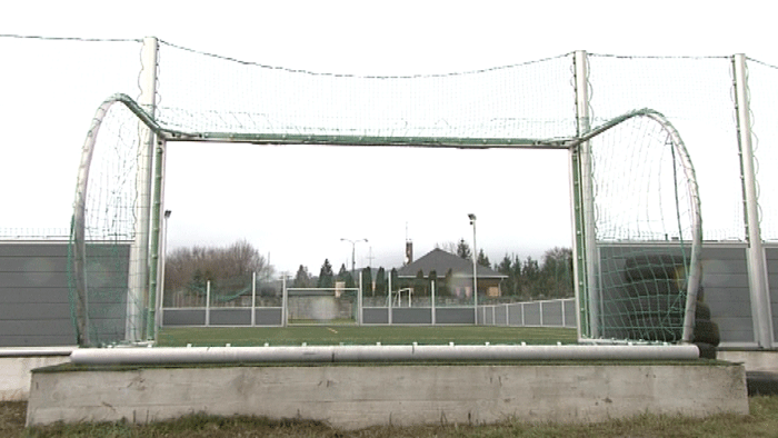 Futbalové ihrisko bez futbalu