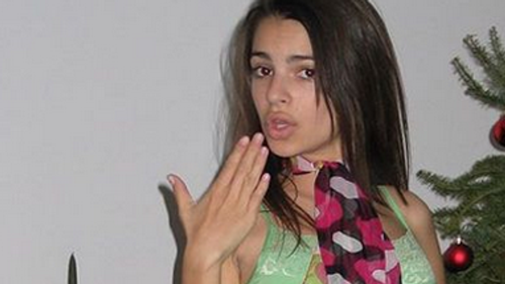 Neuhádnete, koľko má Emily na tomto zábere rokov: Menej, než si myslíte