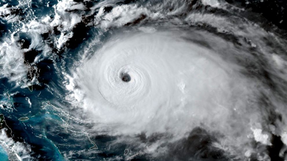 Hurikán Dorian nivočí USA smrtiacou silou