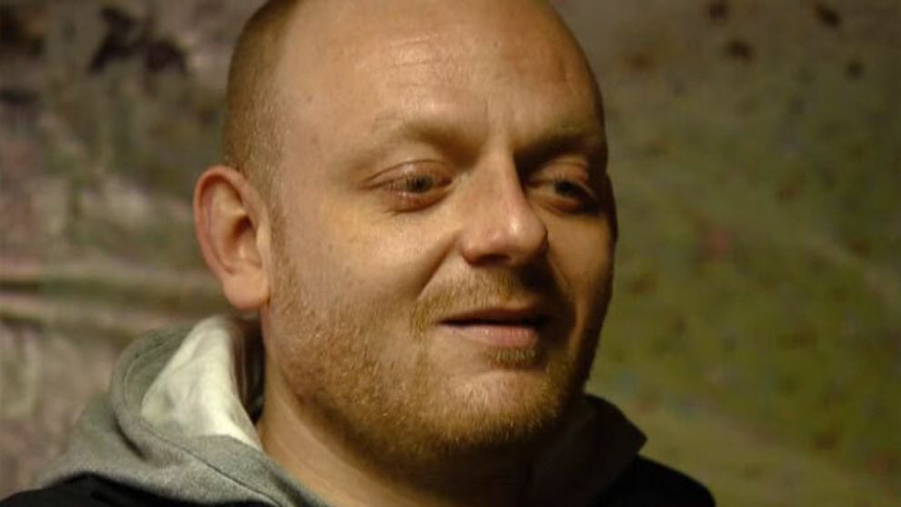 Robo je psychopat! Týranie si vychutnáva!