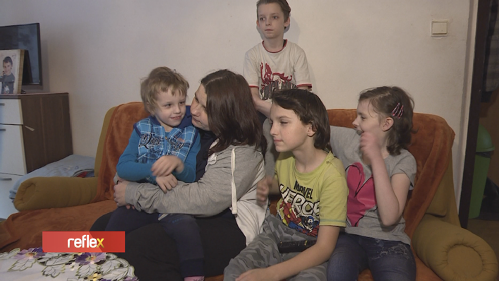 Sama na 4 choré deti