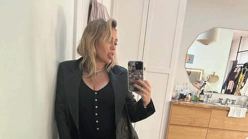 Známa speváčka porodila dcérku do vody: Zverejnila foto priamo z pôrodu