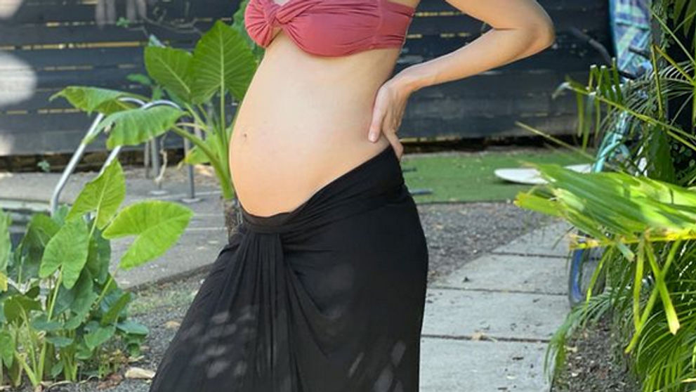 A je to oficiálne! Modelka viac tehotenstvo neskrýva