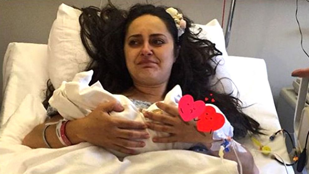 Tento zakuklený drobec patrí k jednému z najsexy tureckých hercov!