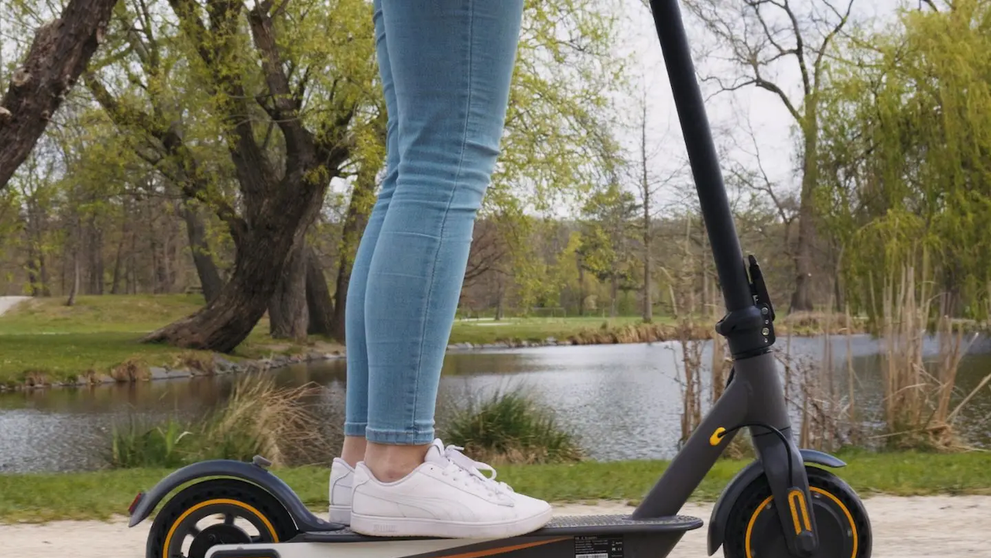 Recenzia AERIUM T350 PRO: Skroťte mestskú džungľu s šikovnou elektrokolobežkou