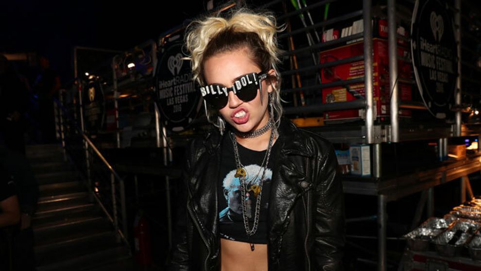 Kontroverzná Miley Cyrus ako malé dievčatko! Foto vnútri