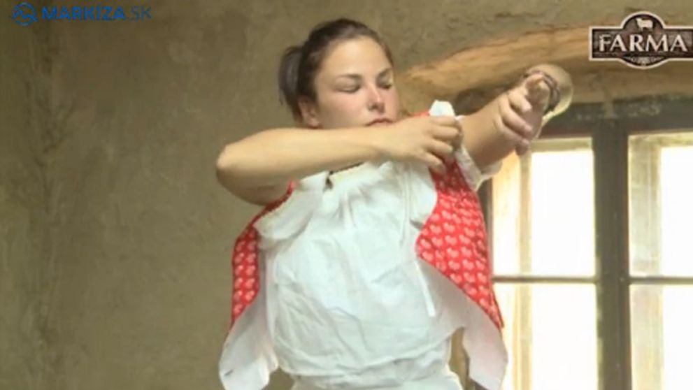 Farmári vyfasovali kroje: Takto sa do nich (ne)vedeli vpratať!