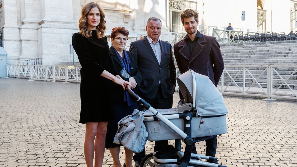 Sagan prišiel so synčekom do Vatikánu. Pozrite si zábery stretnutia s pápežom