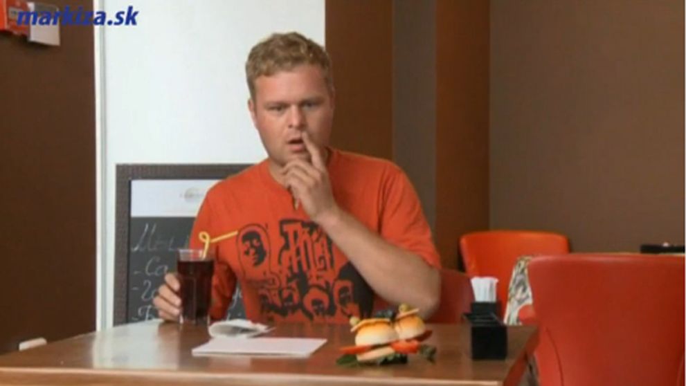 Myslíte si, že si v pokoji zjete svoj sendvič? Ani náhodou!