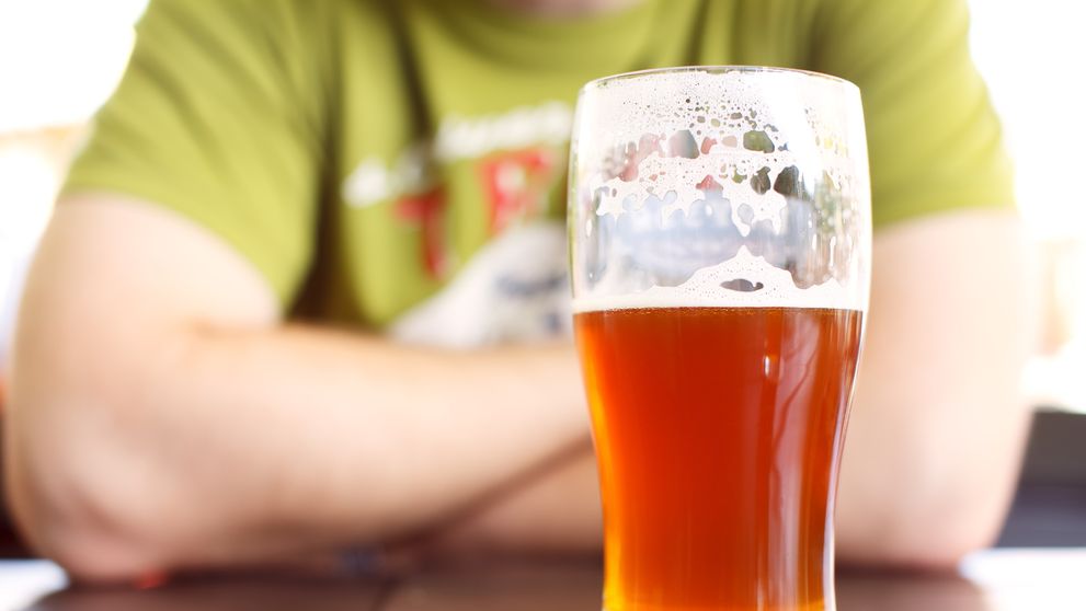 Česi prestávajú chodiť na pivo do krčiem, uprednostňujú plechovkové!