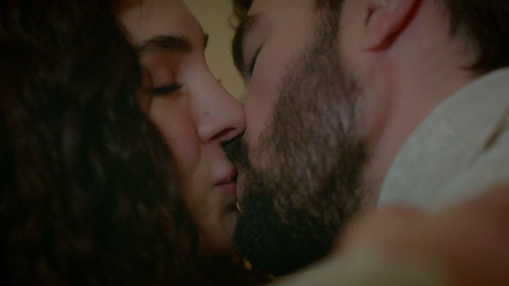 Spútaný motýľ: 103. a 104. epizóda