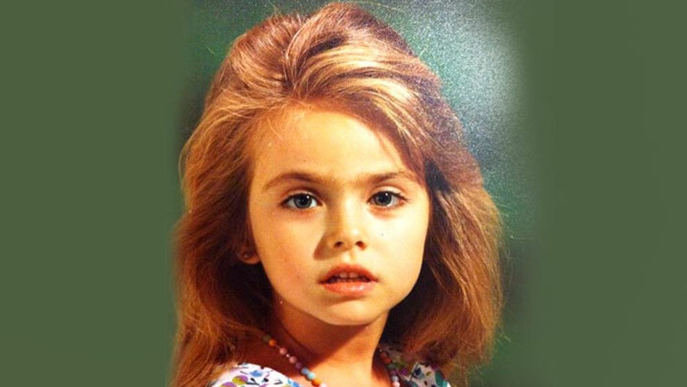 Kto som? Seriálová potvora sa od detstva temer vôbec nezmenila!