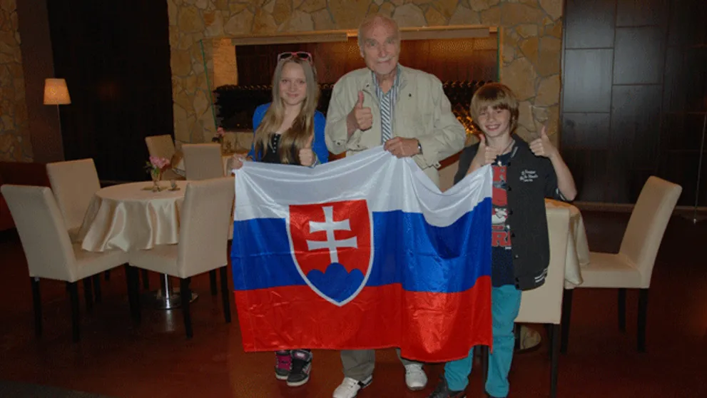 Výsledok zápasu Lichtenštajnsko-Slovensko tipuje aj dedo Zoli z Búrlivého vína