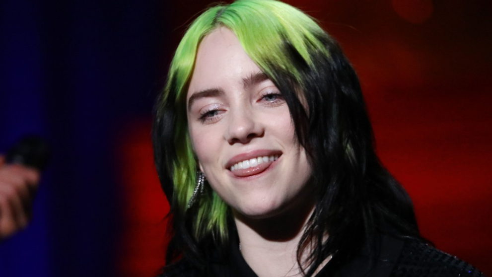Hanblivá Billie Eilish prekvapila. Dala si skrášliť telo