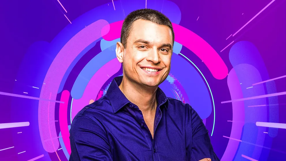 Bývalý vojak, ktorý si myslí, že je sexy. Andrej sebavedomím nešetrí