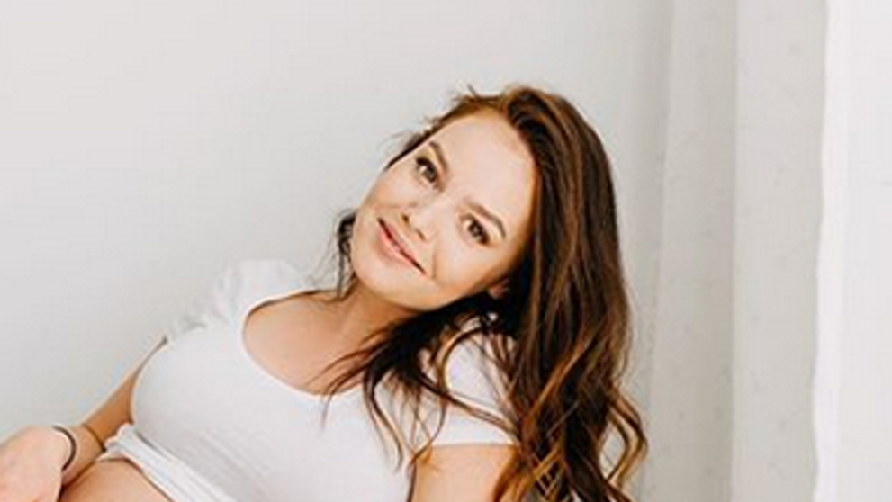 Mária Bartalos tesne pred pôrodom. Ukázala nádherné bruško