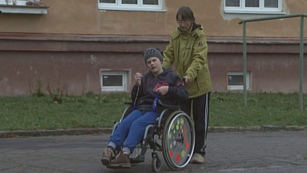 Otec to nezvládol. Syna autistu prenechal rodičom!