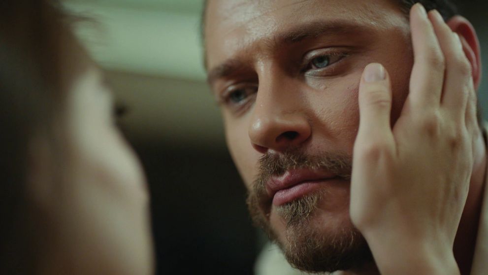 Efsun ako soľ potrebuje presvedčiť Emira, že má priateľa!