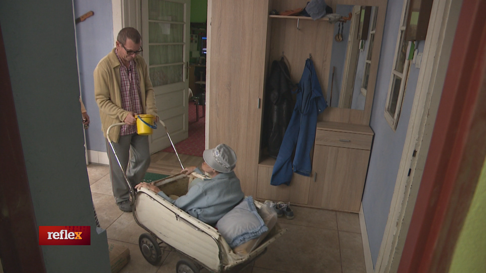 Žije v detskom kočíku