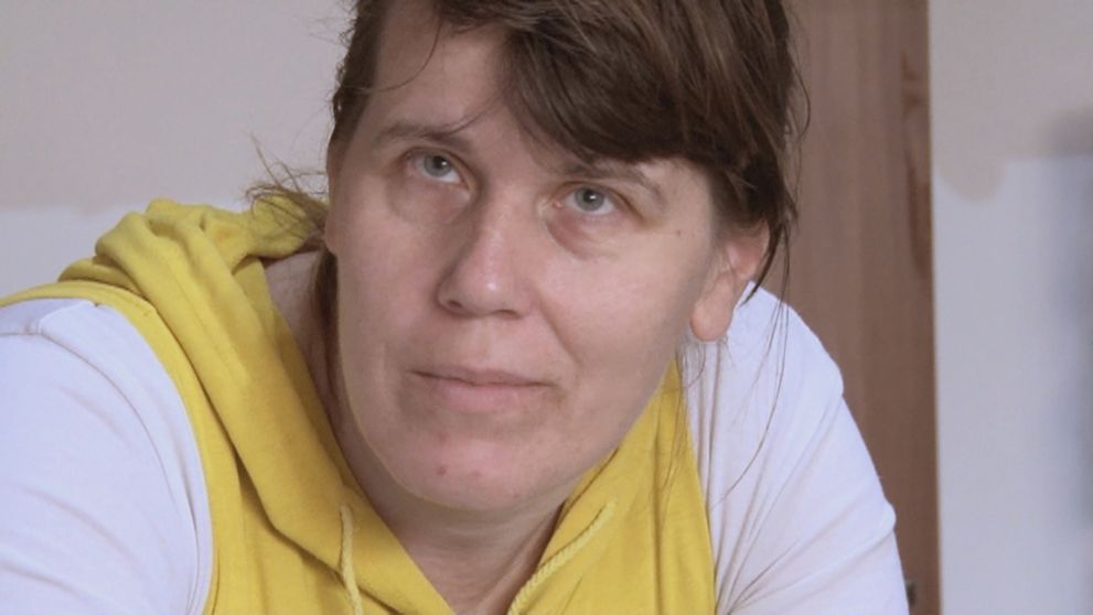Náhradná matka všetkým rozkazuje, sama nič nerobí. Manželovi dôjde trpezlivosť!