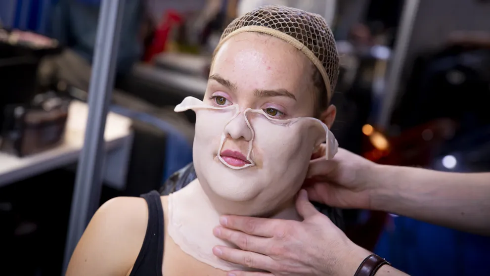 Úžasná premena. Pod touto maskou sa nachádza Mária Bartalos