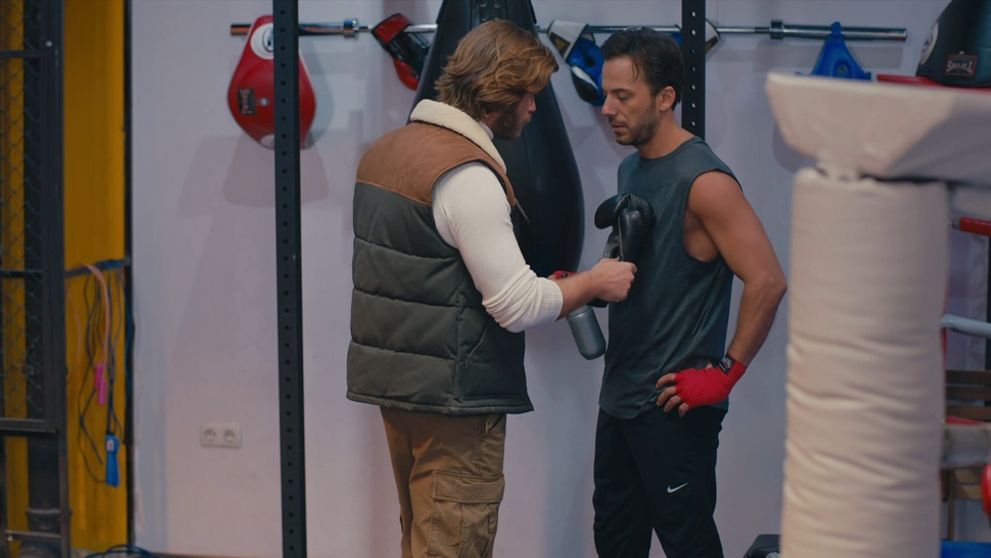 Statočný a krásna: 25. a 26. epizóda