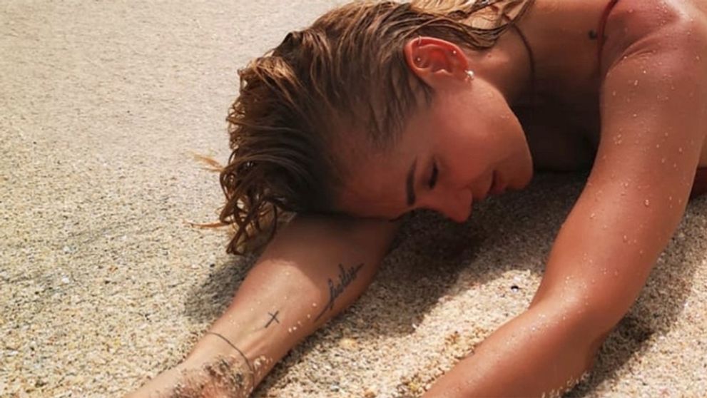 Dara opäť ukázala telo. Tentoraz poriadne zblízka!