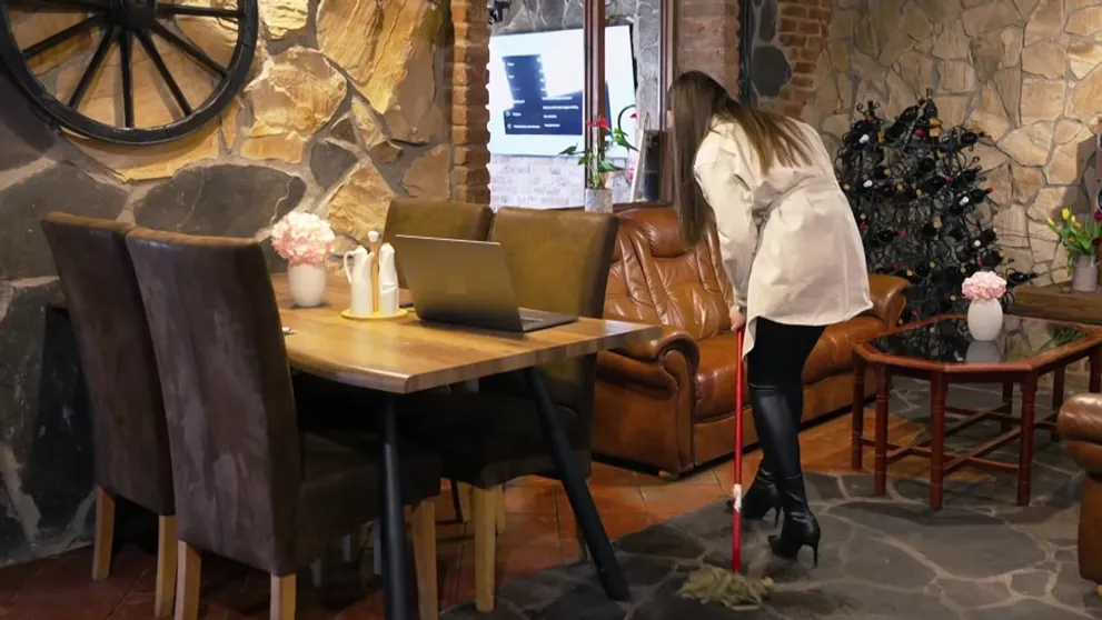 Sexy čašníčka z Na nože: Hlavne dobre vyzerať za každých okolností