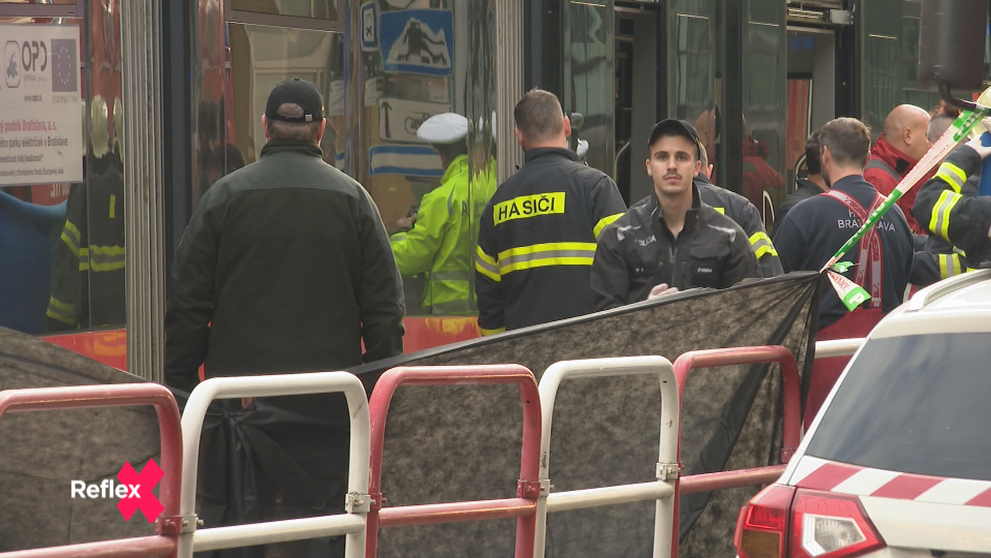 Chodec verzus električka: Človek je vždy v nevýhode...