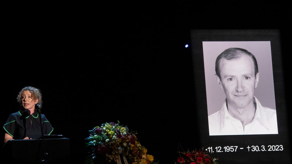 Emotívna rozlúčka s velikánom: Kolegovia dali zbohom Vladimírovi Obšilovi