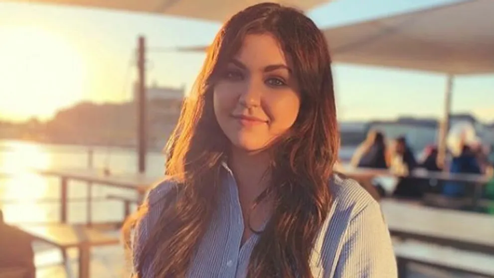 Celeste Buckingham zhodila dlhú hrivu. Vyzerá perfektne
