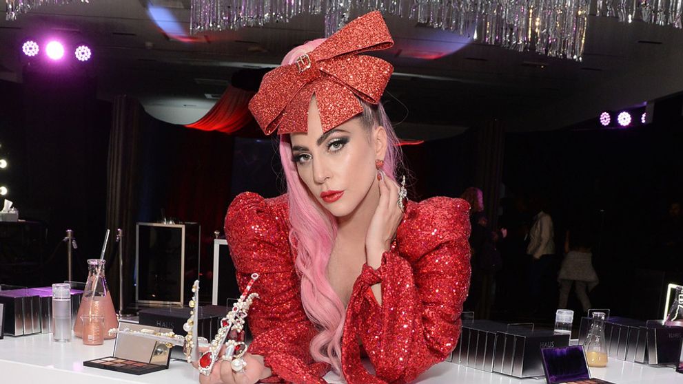 Lady Gaga má zrejme novú lásku: Vášnivé bozky s neznámym mužom