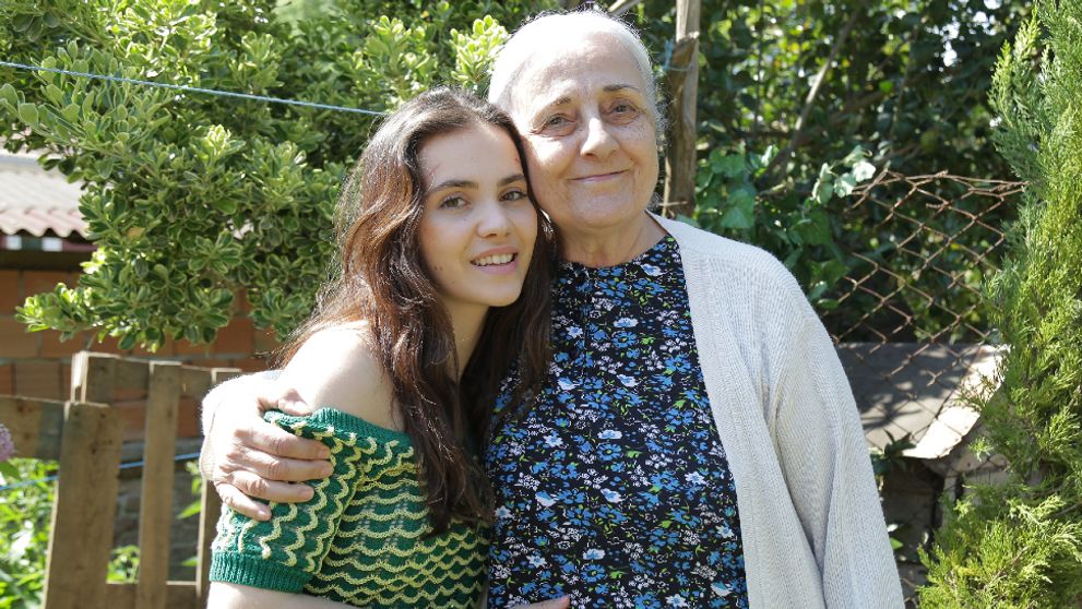 Seriálová Cennet so skutočnou babičkou: Podobajú sa?