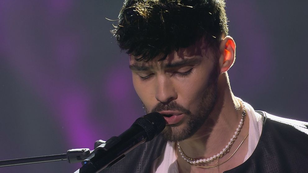 ADONXS a jeho bravúrne vystúpenie. Na pódiu spolu so Celeste Buckingham