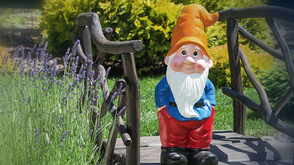 V nemeckej záhrade nesmie chýbať trpaslík. Vieme, ako ich výrábajú!