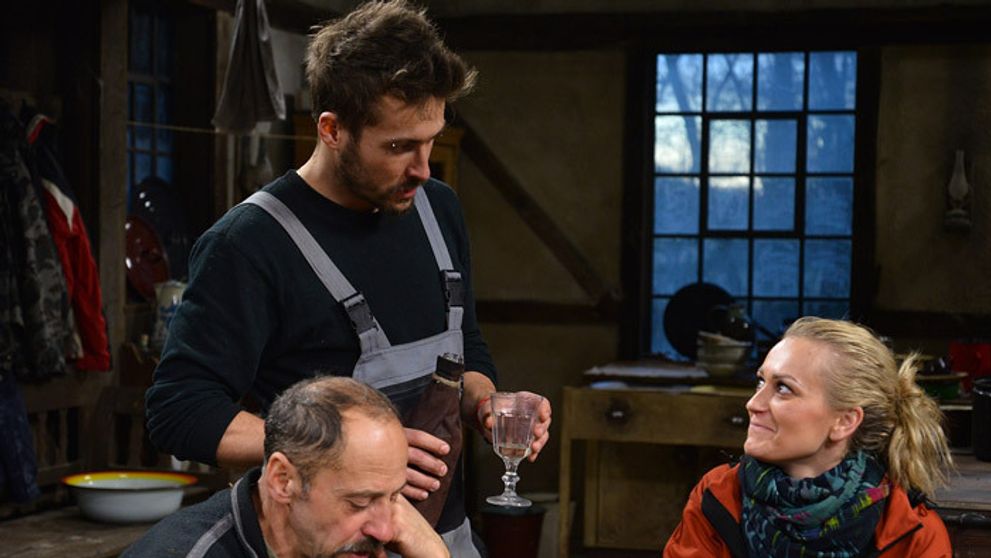 V noci sa niečo dialo: Prvý sex na Farme?