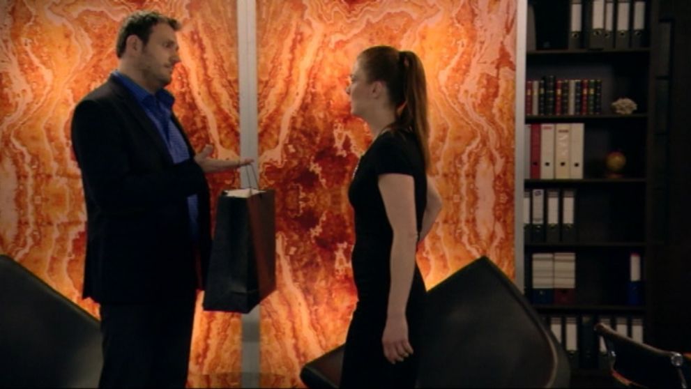 Fischer si chce Eriku udobriť! Ako inak, drahou kabelkou...