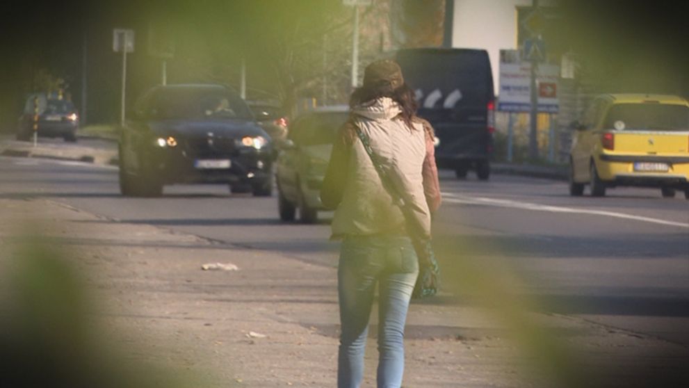 Cudzím mužom predáva svoje telo za pár eur