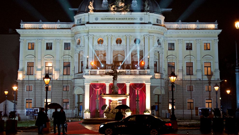 Prekvapenie Plesu v opere. Toto je jeho moderátorka