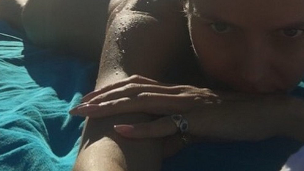 Nahota nerobí Heidi Klum (44) žiadny problém. Do objektívu otrčila holý zadok