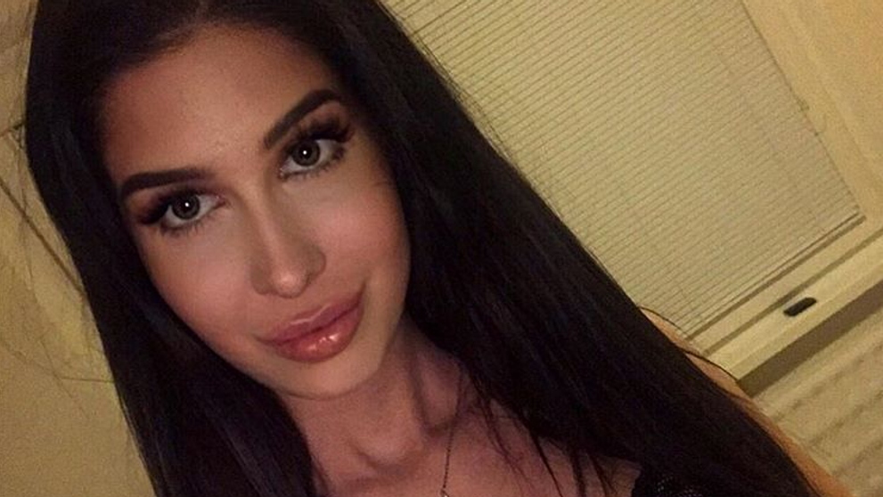 Exfarmárka Karin ukázala vylepšené prsia. Prvá fotka hore bez