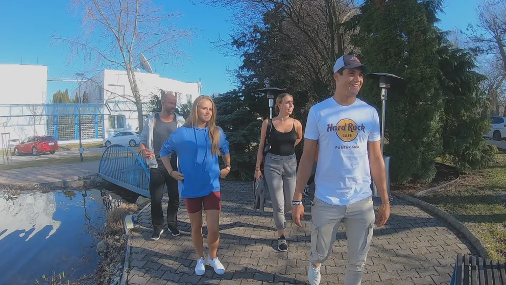 Šou Survivor sa skončila, súťažiaci už prileteli. Pozrite si exkluzívne zábery