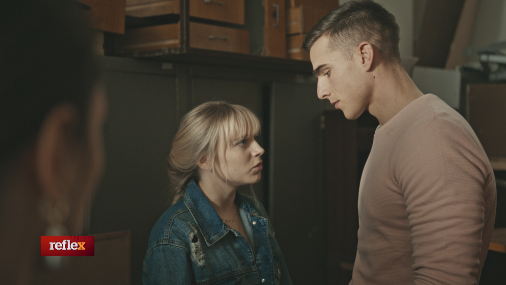 Nádejný herec stráži našu pani prezidentku