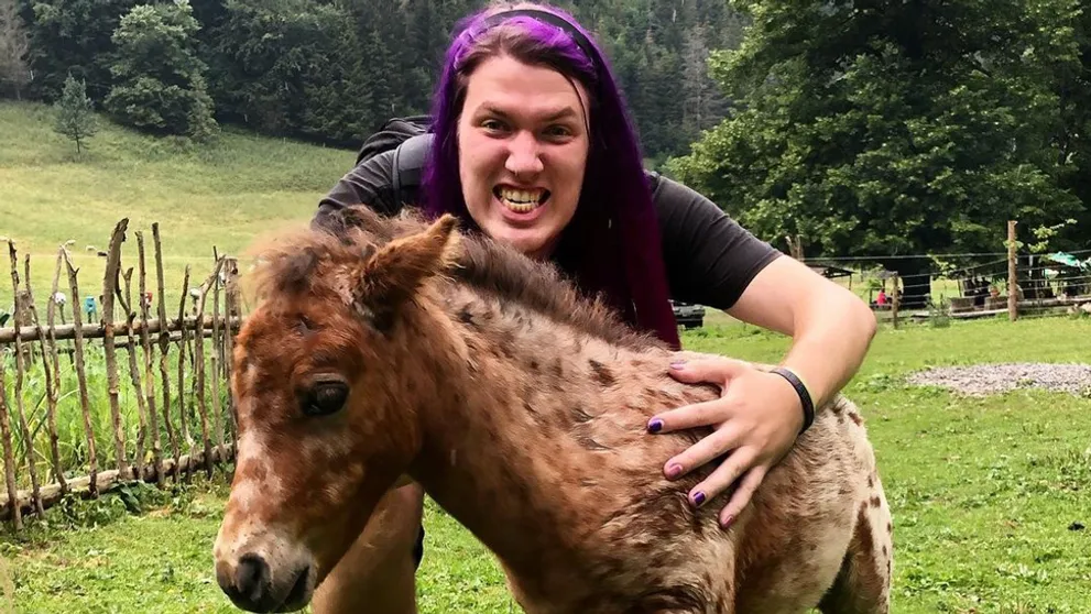 Na Farme sa objaví aj známa tvár internetu: V ústach vydržal držať banán 12 hodín!