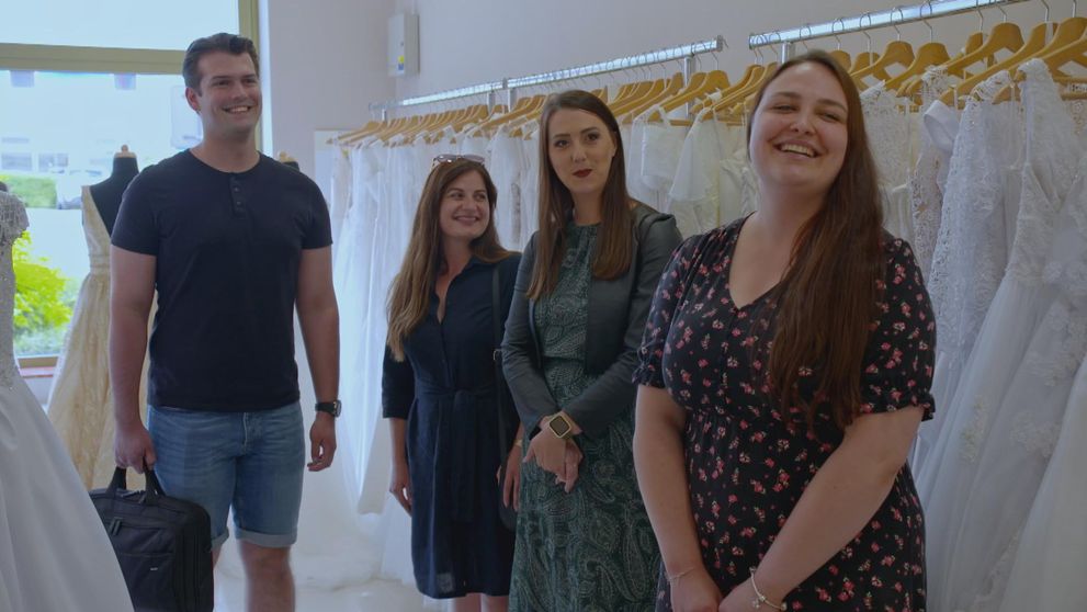 To tu ešte nebolo. Manžel pobavil detailným popisom šiat, takto má jeho nevesta vyzerať