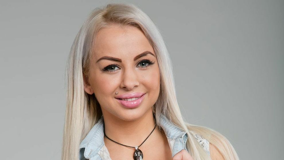 Takto šantila na Farme pod sprchou. Teraz sa pripravuje na pôrod!